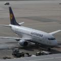 Eine Boing von Lufthansa auf dem Vorfeld in Stuttgart