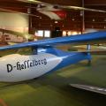 1939 hat Schleicher 200 Exemplare dieses kunstflugtauglichen Segelflugzeugs verkauft. Es handelt sich um den Rhönbussard, der 1932 konstruiert wurde.