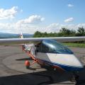 Flugplatz Bad Neustadt - Grasberg am 20.5.2024, Motorsegler von Brditschka mit Tandemsitzanordnung und Push-Propeller.