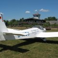 Flugplatz+Bad+Neustadt+-+Grasberg+am+19.6.2025%2C+SF+25+mit+Bugrad+vor+dem+Clubheim
