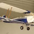 De Havilland DH.82 Tiger Moth, Modell im Maßstab 1:2 im Jahr 1990 gebaut. Es hat einen Verbrennungsmotor mit 80 ccm un 5,8 PS und wurde ferngesteuert geflogen.