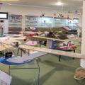 Mit diesem ferngesteuerten Modellflugzeug konnte eine Kamera transportiert werden. Der Naturforscher und Filmer Prof. Grzimek hat dieses Anfang der 70 ziger Jahre genutzt.