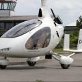 Flugplatz Bad Neustadt - Grasberg, Cavalon im Vordergrund und Clubheim im Hintergrund
