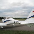 Flugplatz Bad Neustadt - Grasberg am 20.8.2024, Aquila A210 Heckansicht