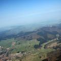 Libellenflug am Karfreitag 2011, Blick zum Thüringer Wald mit Inselsberg