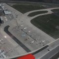 Vorfeld mit abgestellten Verkehrsflugzeugen in Frankfurt