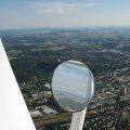F-Schlepp der DG 505 Elan über Coburg.