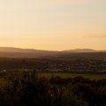 Abendliche Aussicht über die Gartenstadt und auf den Kreuzberg