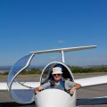 Flugschüler Leo nach seinem ersten Alleinflug