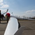 Fluglehrer Andi bei der Flugvorberitung mit seiner DG300