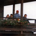 Hennes Hartwig, Avemark (Luftamt), Eberhard Hanusch auf der Ecke des Clubheimbalkons (vermutlich 1983).